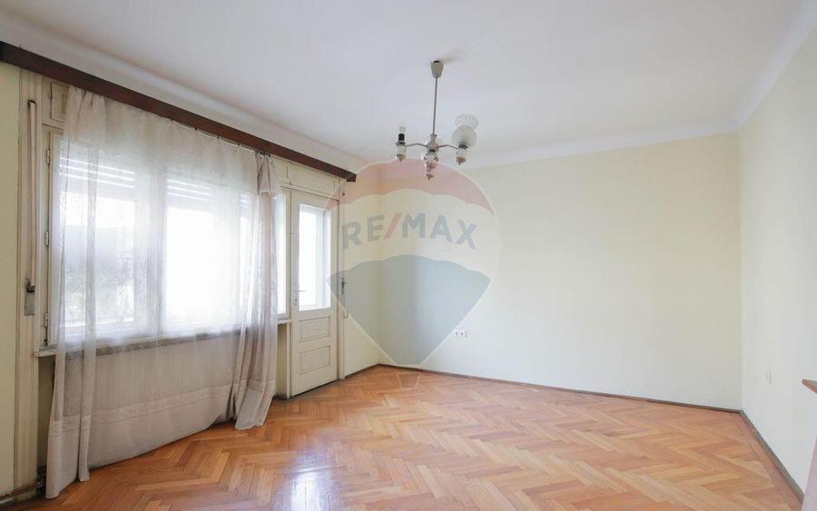 De vanzare Casa cu 3 camere ?i teren 562 mp str. Louis... - 6