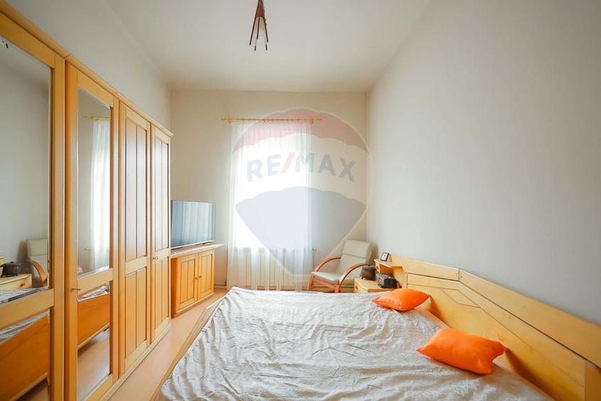 Casa / Vila cu 4 camere de vanzare Ultracentral Str. Louis Pasteur - 16