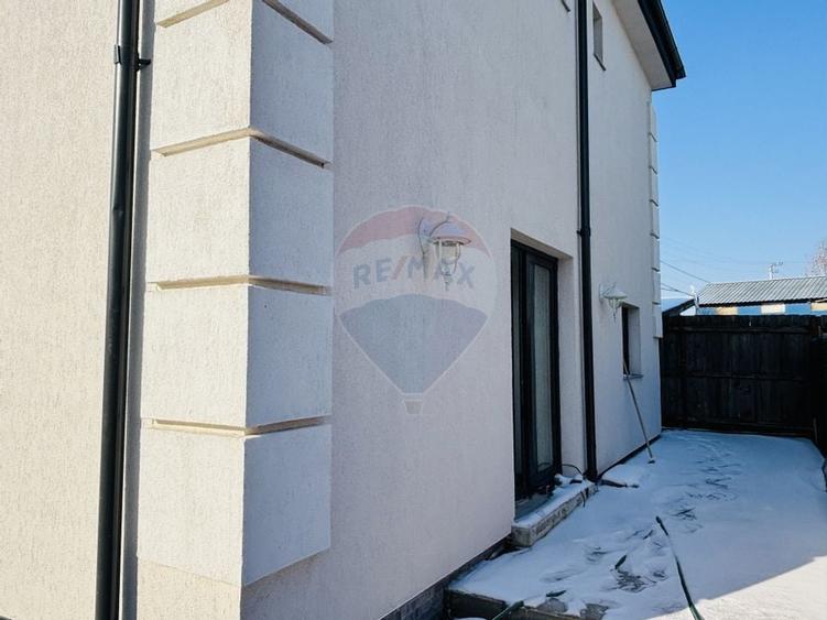 Vilă cu 4 camere de vânzare - 15