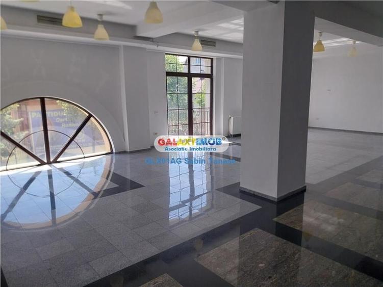 Spațiu comercial, 300 mp în Central Spațiu comercial, 300 mp în Central
