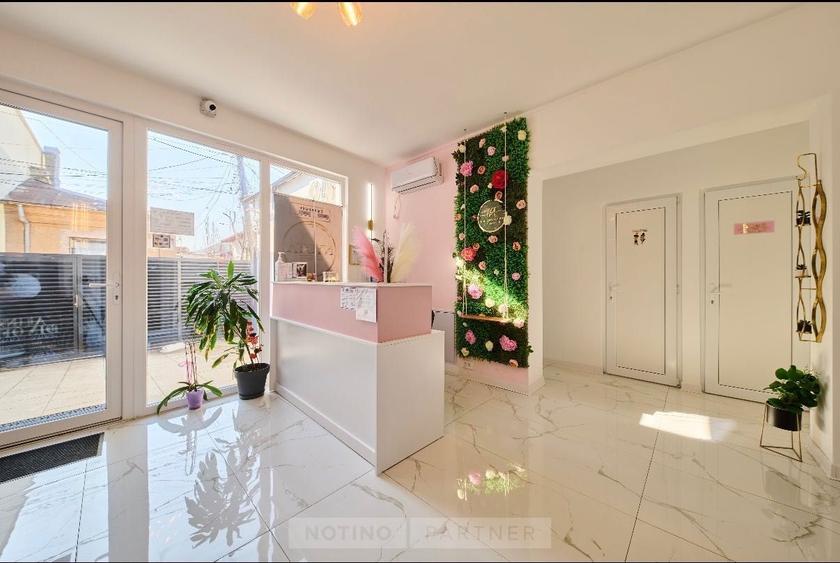 Inchiriez camera intr-un salon - 4