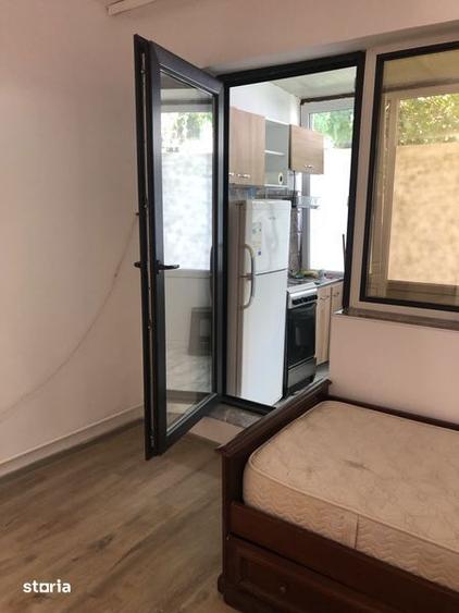 Vand garsiniera la parter cu balcon 27500 navodari - 1