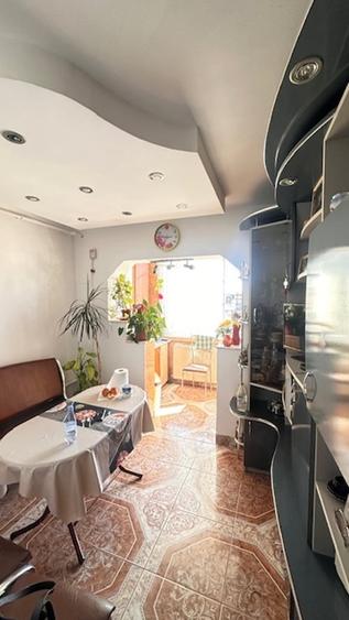 ZONA REPUBLICII (Sf.IOAN) 3camere etaj 4- acoperis,finisat si mobilat! - 3