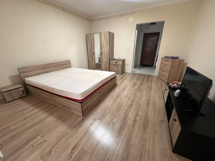Garsonieră decomandată, mobilată în Cugir