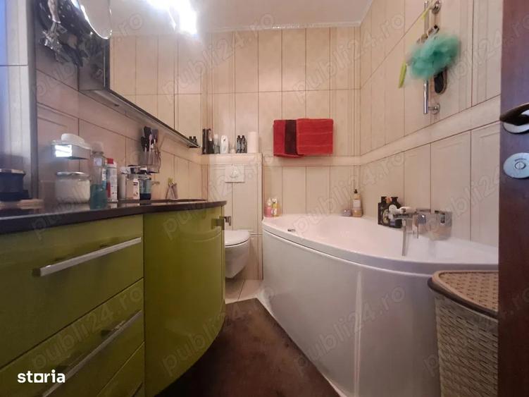 Vila individuala P+1+M cu curte spatioasa si piscina, zona foarte buna - 1