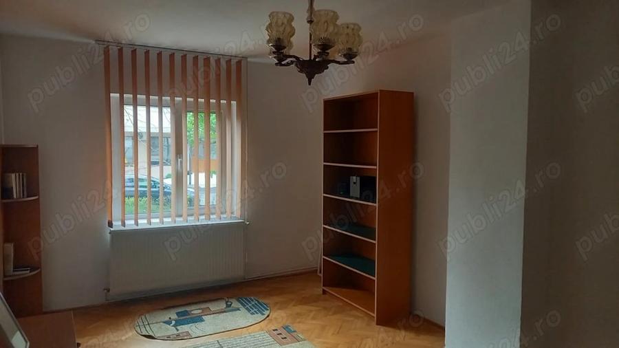 Apartament cu 4 camere decomandat în Otopeni
