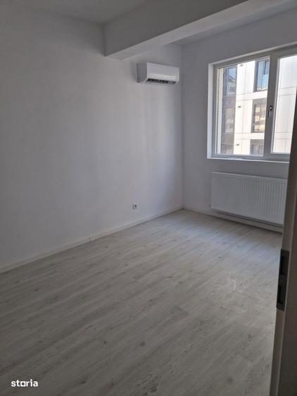 Un bloc mic cu finisaje de bloc mare. ?i cu lift. - 9