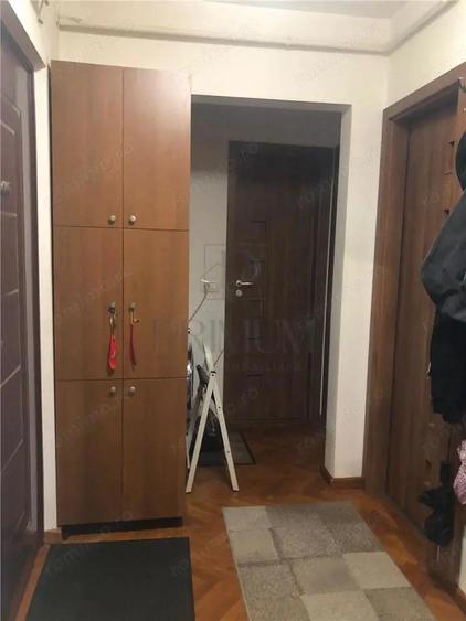 SOARELUI - ETAJ 1 - DECOMANDAT - 3 CAMERE - 2 BAI - 3 BALCOANE - CENTRALA PROPRIE - CLIMA - 10