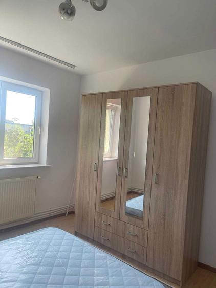 Apartament Semidecomandat - 4