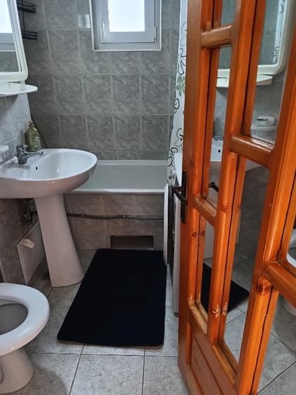 Închiriez apartament 2 cam zona girocului  - 2