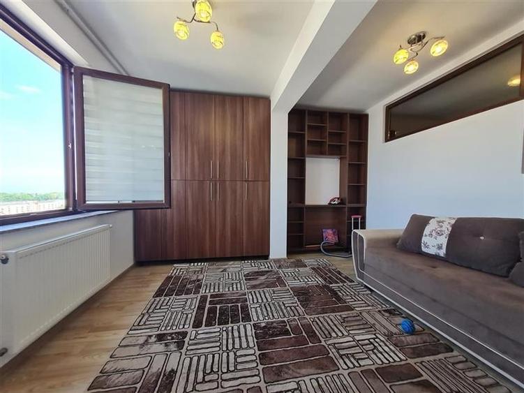 In spectacol structural, vedere deschisa, elegant mobilat si echipat, Tractorul, - 3