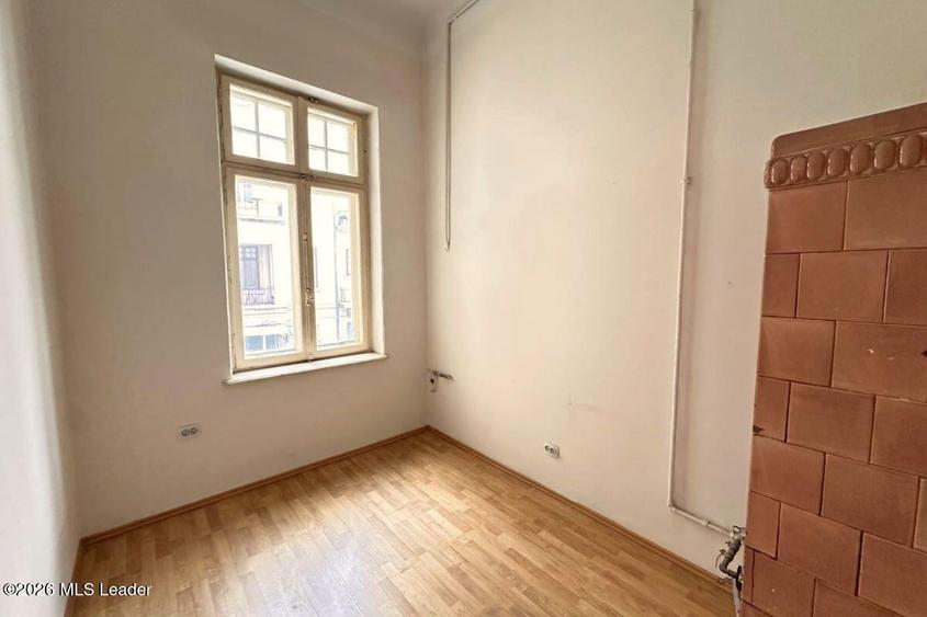 B-dul Carol 59, 222 mpu, 9 camere, etaj 1 din 3, balcoane 14 mp - 18