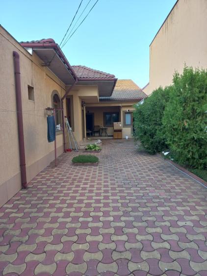 Casa de Cultura, casa de vanzare, 4 camere, caramida - 1