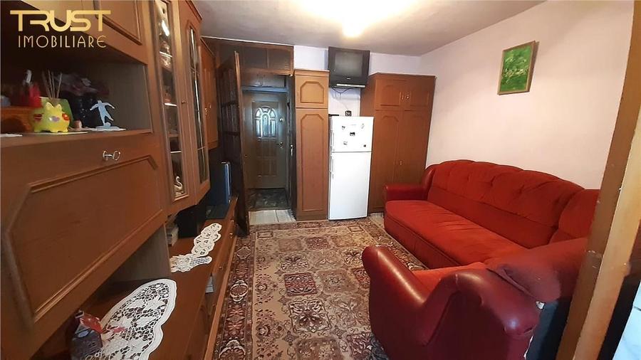 Garsoniera de vanzare, et 4, - 1