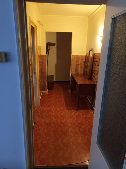 Inchiriez 2 camere, et. 4, in fata la Restaurant Miorita - 1