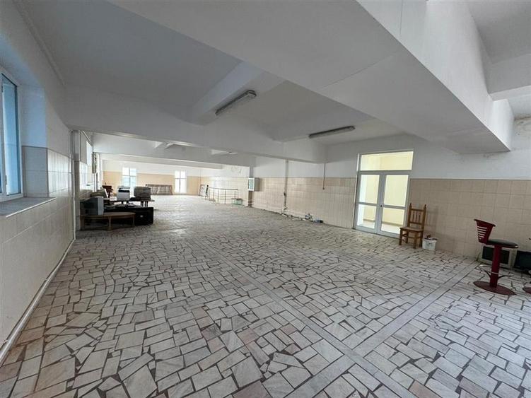 Spatiu comercial / birouri de inchiriat in zona Centrala - Focsani - 2