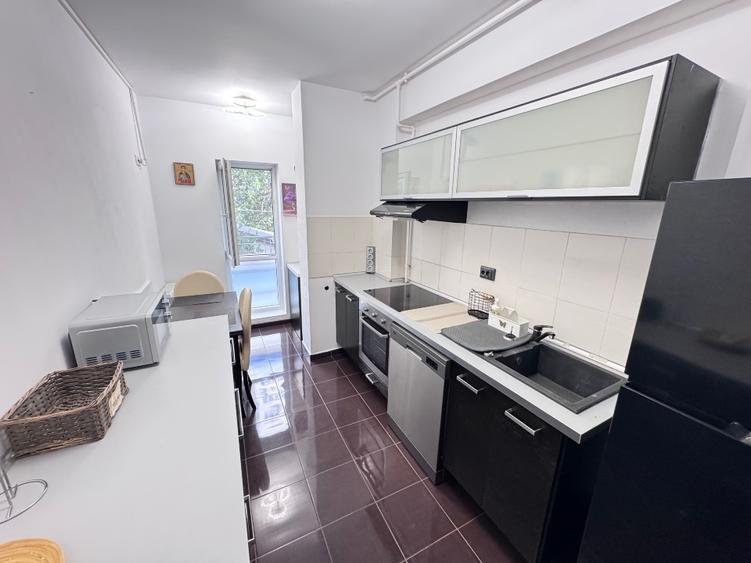 Apartament cu 2 camere decomandat în Baba Novac