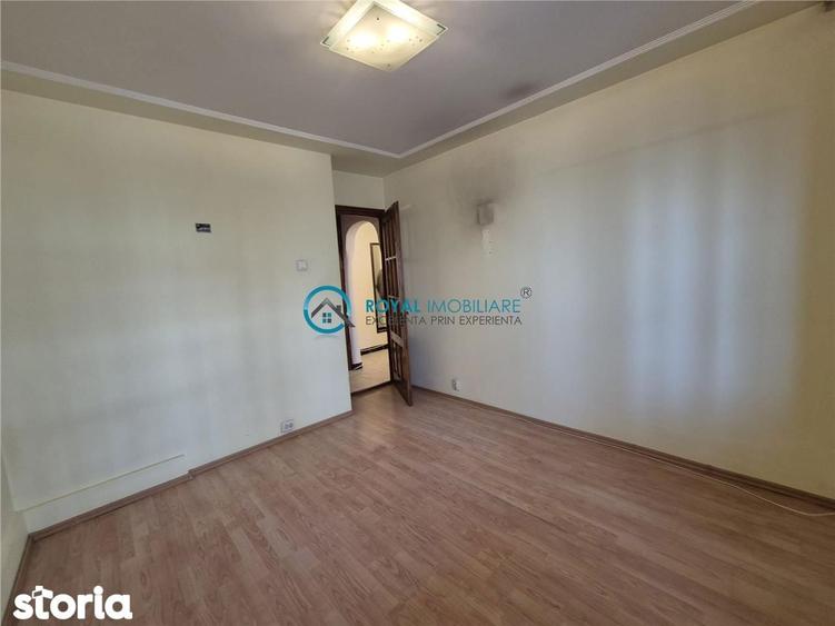 Royal Imobiliare - Vanzare apartament 3 camere zona Malu Rosu - 16