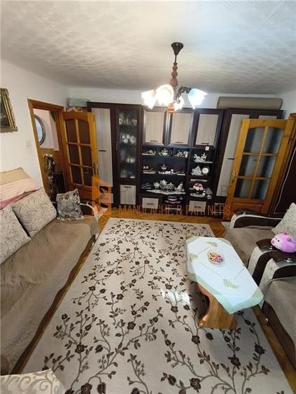 Apartament 3 camere cf 1 semidecomandat zona Micro 5 - 1