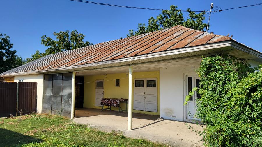 Casă de vânzare în mediul rural – liniște, natură și confort - 4
