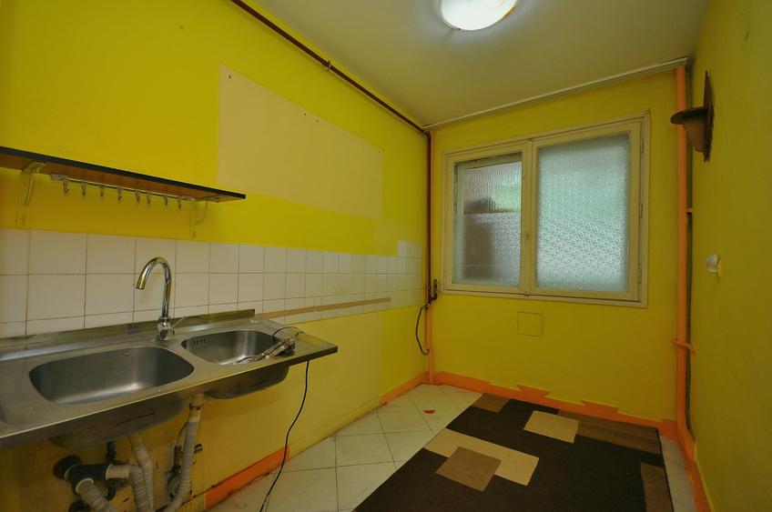 Apartament cu 2 camere semidecomandat în Crângași