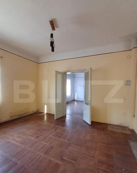 Casa renovabila, 6 camere in zona Centrala - 1