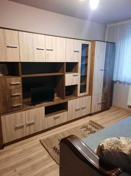 Inchiriez Garsoniera Zona Rogerius - 1