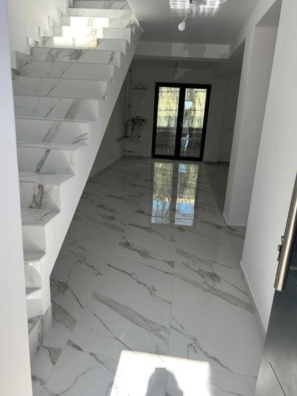 Casa noua la cheie 5 Camere 3 bai - 140 mp PROPRIETAR - 1