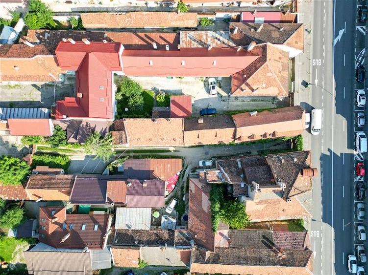 FILM!Apartament 2 camere decomandate, parter, in casa,curte comuna,Central,Braso - 14