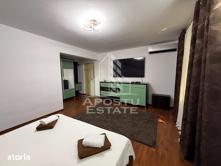 Casă cu 6 camere cu Teren 1000 Mp în Crișan
