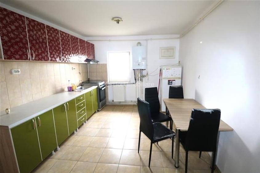 Apartament 2 camere , centrala proprie , zona Aradului Apartament 2 camere , centrala proprie , zona Aradului