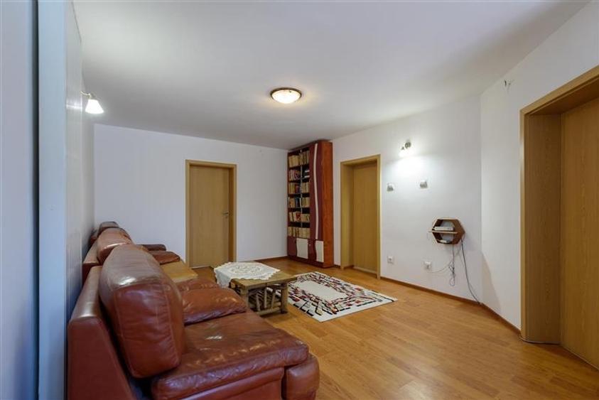 FILM! Vila impozanta,pretabila pe segmentul comercial/ servicii,Tractorul,Brasov - 19