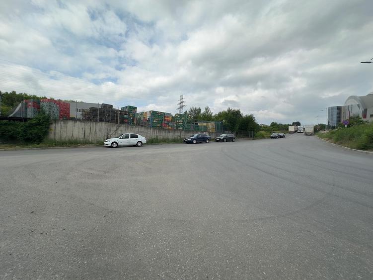 Hala/ showroom de la 300mp la 1796mp, eventual rafturi, zona Vama Iasi - 10