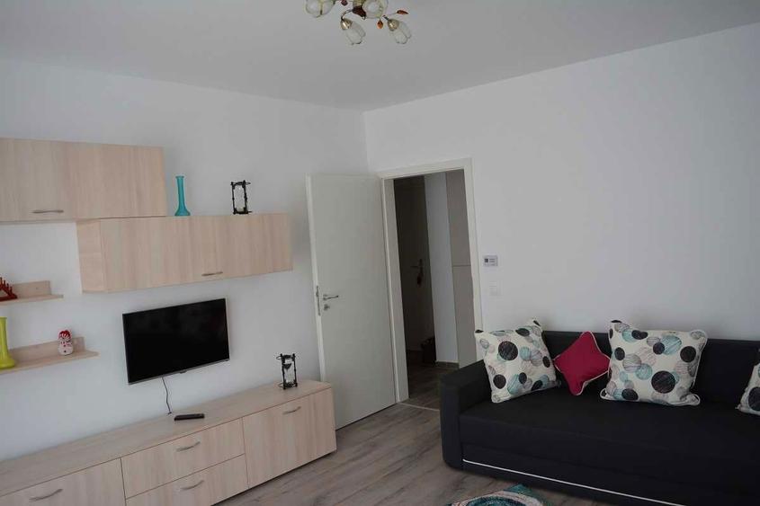 Inchiriere garsoniera cu parcare si gradina, Avantgarden 3, proprietar - 2