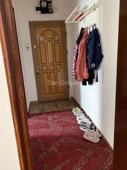 Vand apartament 2 camere Noua Vand apartament 2 camere Noua