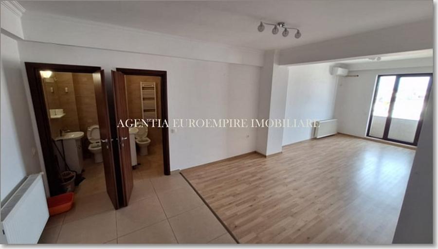 Apartament de vanzare in Constanta, Km 5 - 3 camere decomandat - 10
