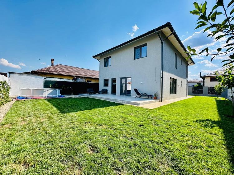 Casă de vânzare individuală nouă | 5 camere | Berceni Ilfov - 440 mp | La cheie - 18