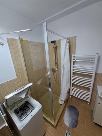 Garsoniera situata "la casa", zona 15 Noiembrie, etaj 1, mobilata si utilata! - 8