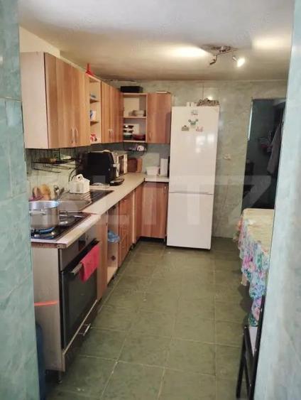 COMISION 0!Casa cu 2 apartamente, 210 mp, 1350 mp teren, in Vistea - 6