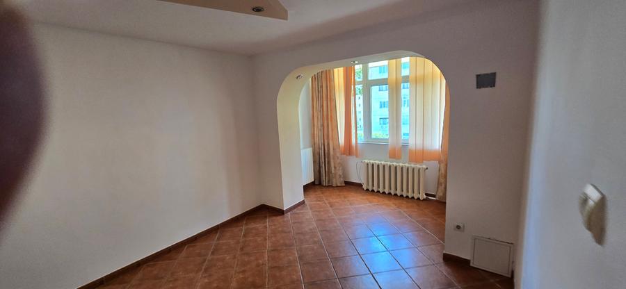 2 camere de vanzare , etaj superior, central  Focsani - 32