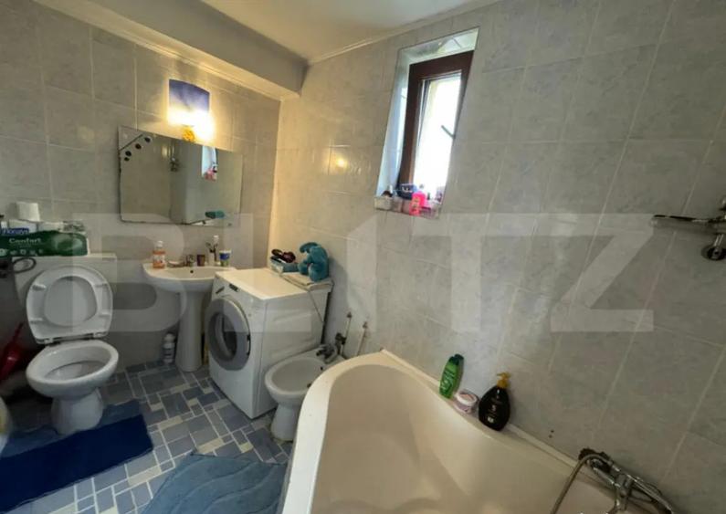 Apartament de vanzare, cu 2 camere, 57 mp, decomandat, zona - 5