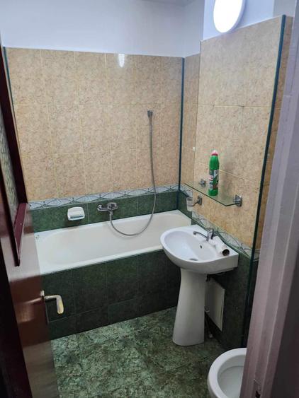 Inchiriez apartament doua camere, confort unu. Sectorul doi Bucuresti colentino - 6