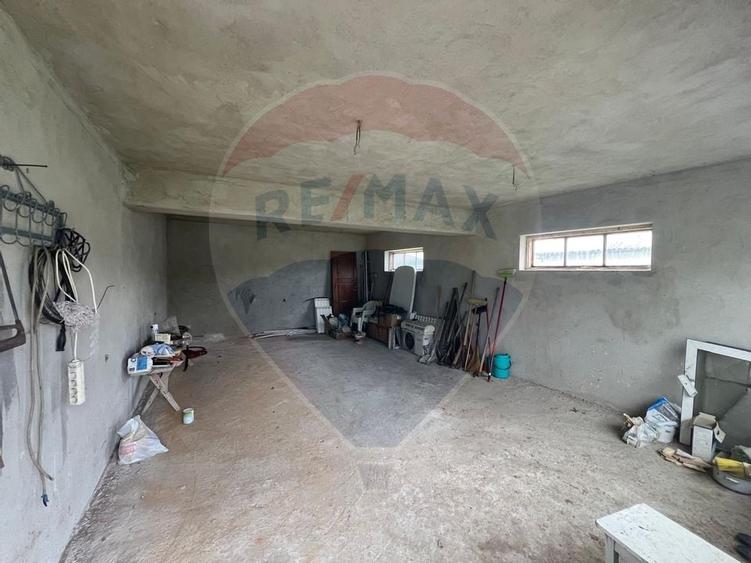 Casă / Vilă cu 6 camere de vânzare în com. Răcăciuni - 16