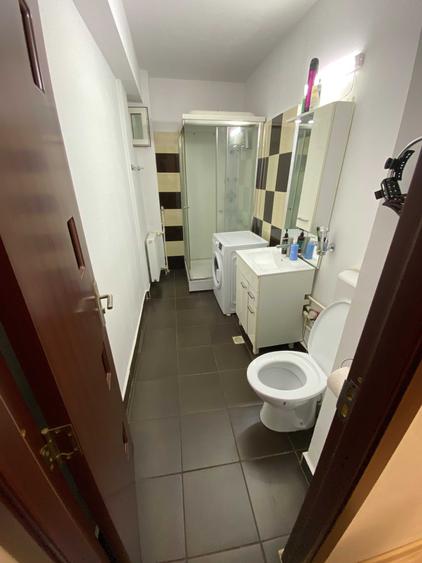 Garsonieră decomandată în Central
