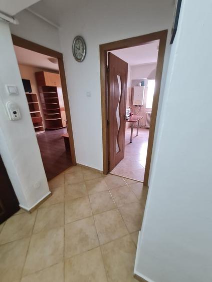 Apartament cu 3 camere decomandat în Independenței