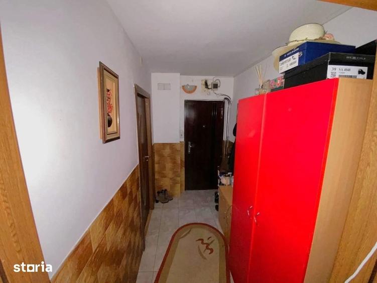 Apartament cu 2 camere semidecomandat în Calea București