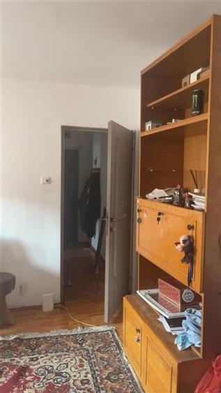 Apartament cu 2 camere decomandat, mobilat în Dâmbovița