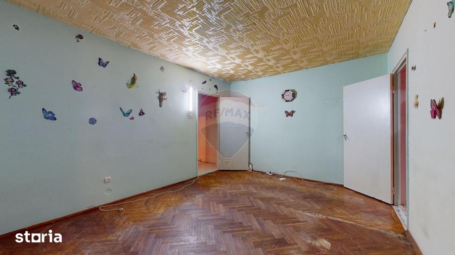 Apartament cu 3 camere semidecomandat în Electroprecizia