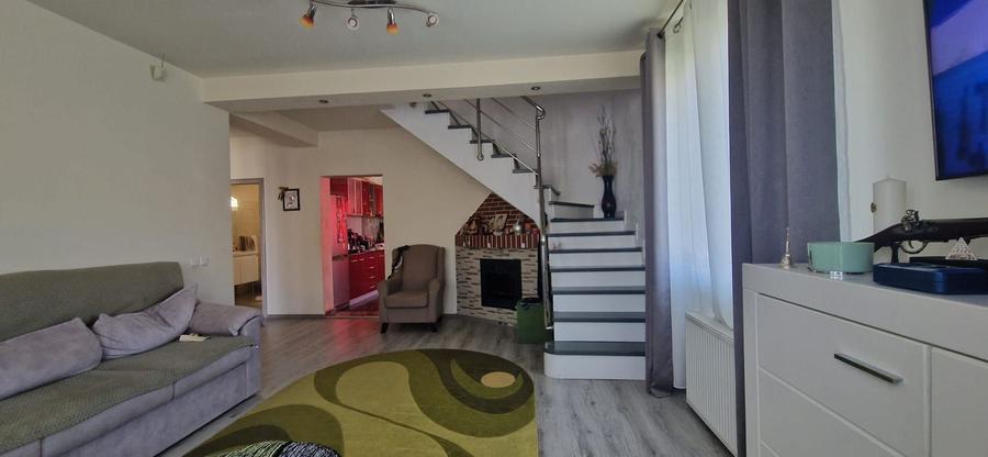 Casă individuală cu 4 camere cu Piscina în Săcălaz