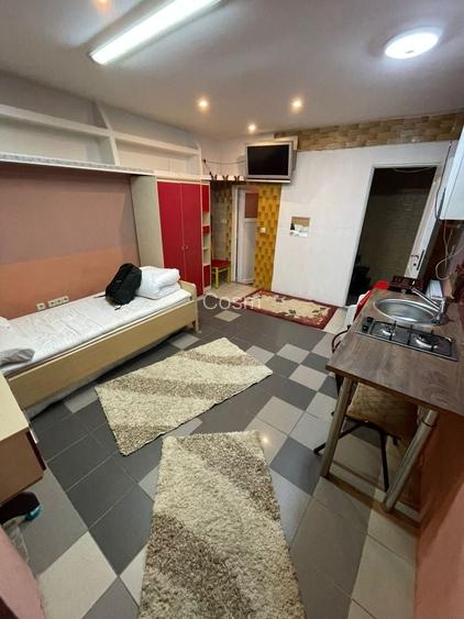 Ofer spre inchiriere garsoniera la casa in centru Sibiu